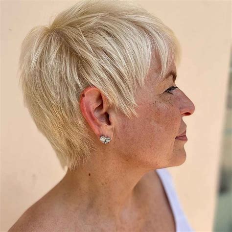 30 trendy short haircuts for older women with fine hair to boost volume ...
