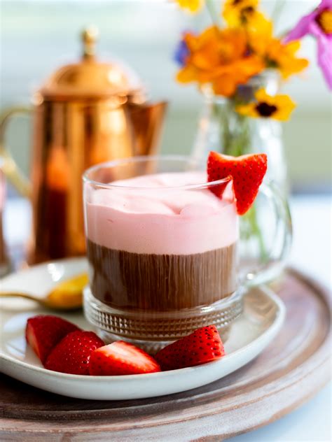 3 Ingredient Strawberry Cold Foam (Cold Coffee Topping) ⋆ ...