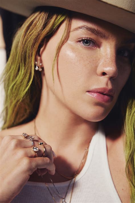 Belinda revive las luces rubias de los 2000 en 2024 (y se ve mejor que nunca) | Vogue