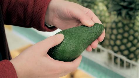 What do avocados taste like? - Swirls of Flavor