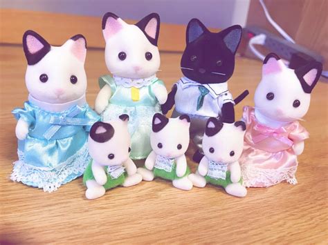 Calico Critters Tuxedo Cat Family Toy Review
