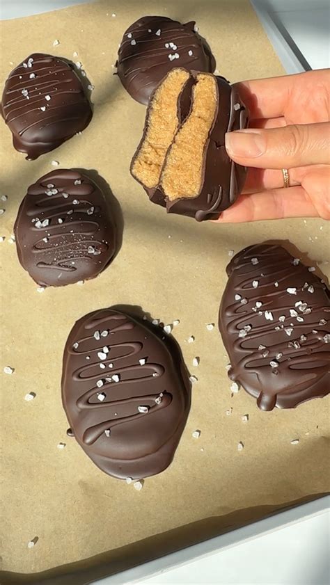 Lindsay Keosayian | No Bake Twix Bars 🍫💫 If you love Twix, these are ...