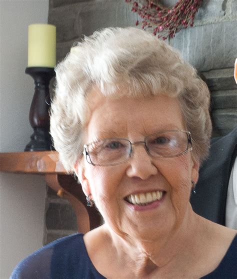 Rebecca Ennis's Instagram, Twitter & Facebook on IDCrawl