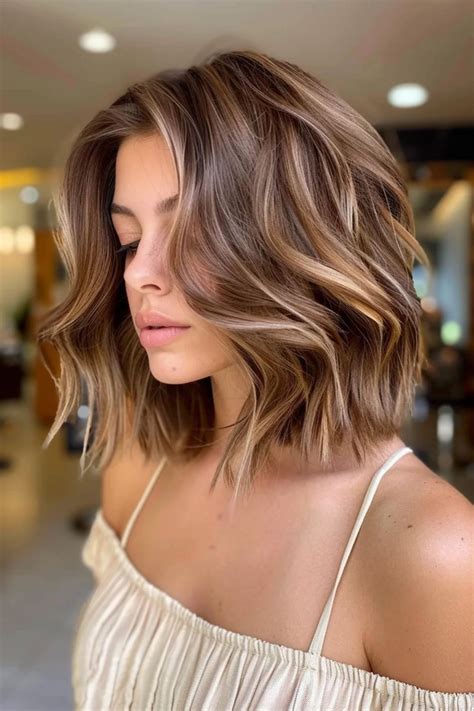 39 Short Brown Hair With Highlights Hair Inspiration to Elevate Your ...