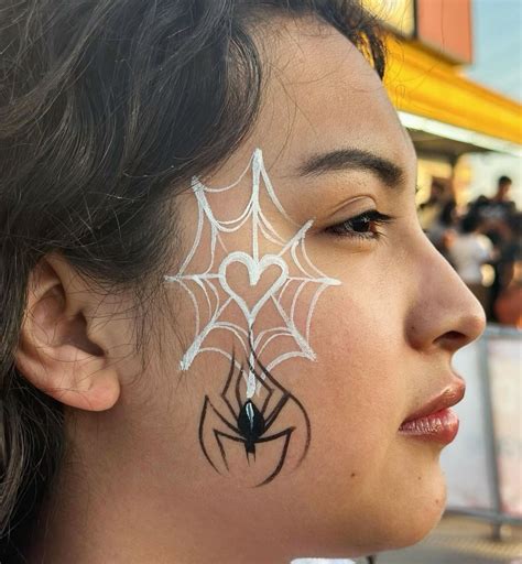 Spider face paint in 2025 | Face painting easy, Easy halloween face ...