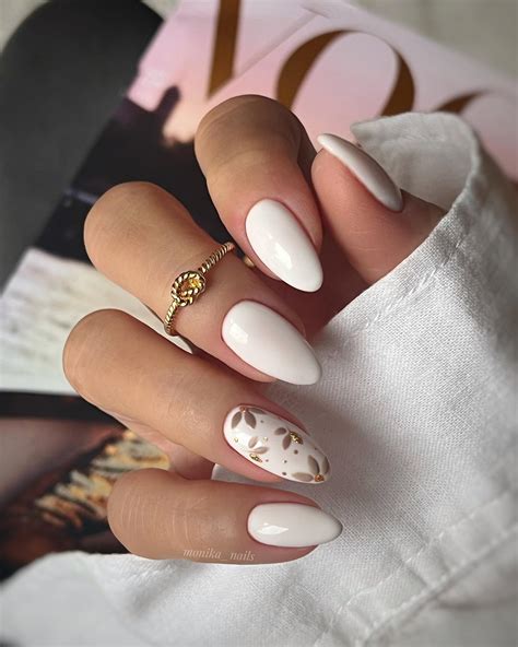 42+ Classy White Almond Nail Ideas (2024) - DrExplains