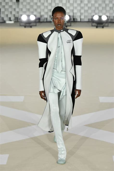 Off-White Fall 2025 Ready-to-Wear Runway, Fashion Show & Collection ...