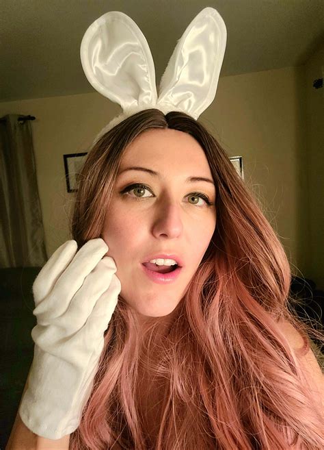 "Bunny Cosplay" by pizzacakecomic from Patreon | Kemono