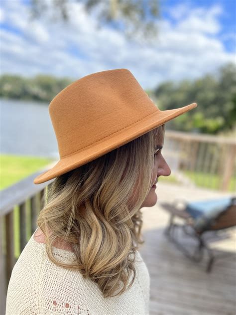 Poppy Peekaboo Hat - Main & Monroe