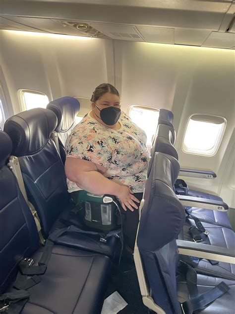 Plus-size influencer Jae-lynn Chaney slams airline seat policies