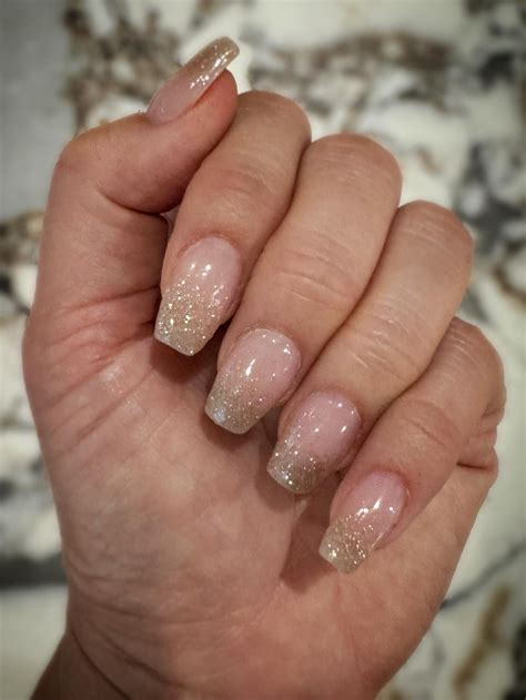 13 Ombre Glitter Nail Ideas 2026 Styles - CreativeBooster