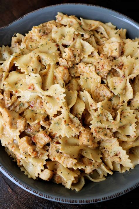 Easy Cajun Chicken Alfredo Pasta - Creamy & Delicious - Kindly Unspoken