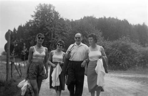 How Bizarre! Weird Vintage Images, 1905-1976 : r/TheWayWeWere