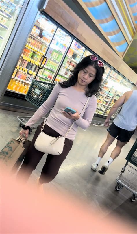 Asian gilf and a big Latina booty - Spandex, Leggings & Yoga Pants - Forum