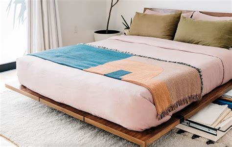 Floating beds: here is our selection of 5 modern designs : DesignWanted