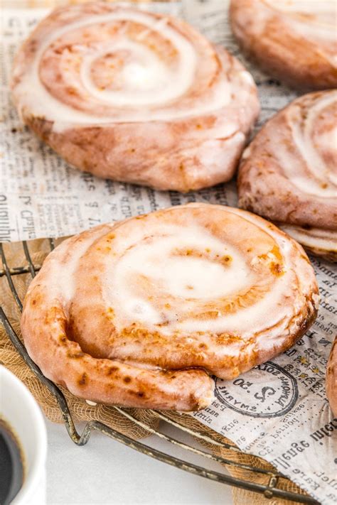 These soft, sweet Homemade Honey Buns have the same melt-in-your-mouth ...