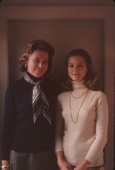 In Memory: Elisabeth Howard Elliot Leitch Gren '48 | Elizabeth elliot ...