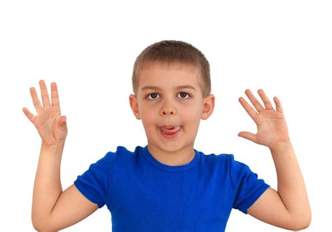 Hand flapping, quando e perché preoccuparsi se il bambino “sfarfalla” le mani