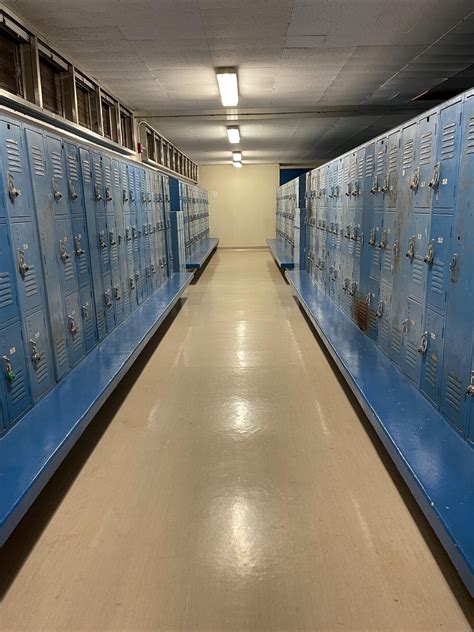 Y’all’s opinions on the age segregated locker rooms : r/CommunalShowers