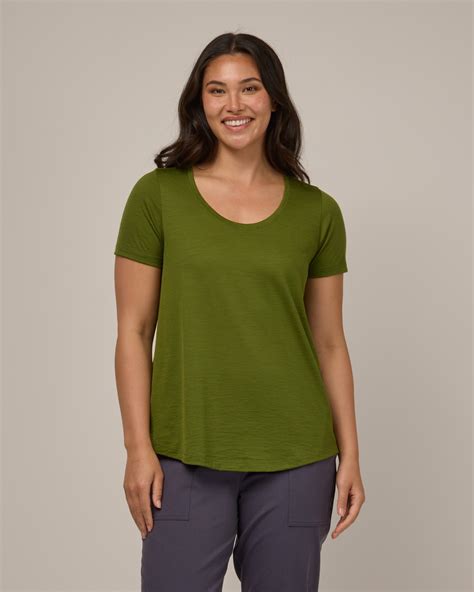 Stella Signature Merino Wool Scoop Neck Tee - Moss Green – Stella Scoop ...