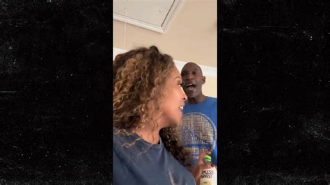 Ex-NBAer Joe Smith Furious After Discovering Wife's OnlyFans Page