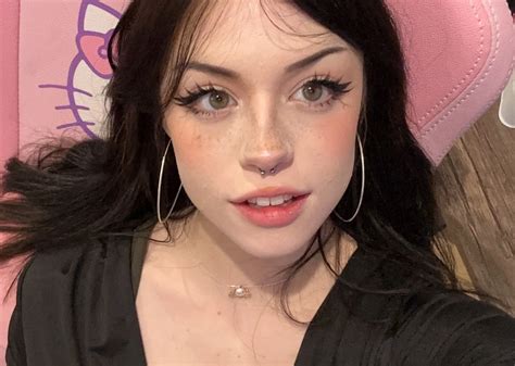 Hannah Owo - OnlyFansMeiden.nl