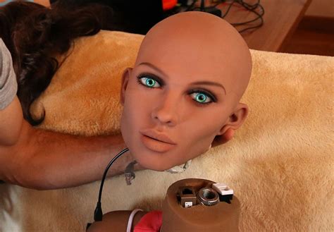 Sex robots ‘will colonize Mars’ says love-bot tester - NEXA News ...