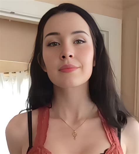 Aella Girl (Actress) Age, Wiki, Family, Biography, Husband, Net Worth ...