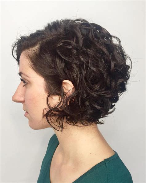 40 Stunning Curly Short Haircuts - July 2019 IG Collection | Wavy bob ...