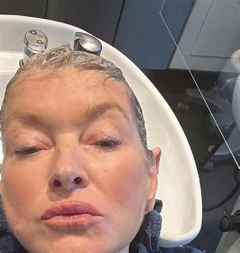 Martha Stewart, 81, shares 'unfiltered' selfies with 'no facelift'
