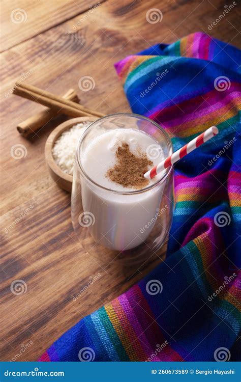 Agua fresca de horchata stock afbeelding. Image of spaans - 260673589