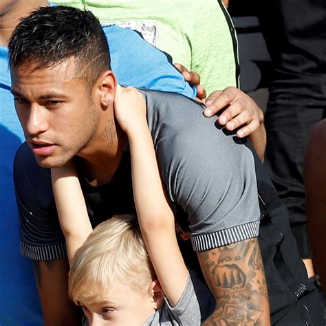 Neymar And Girlfriend And Son