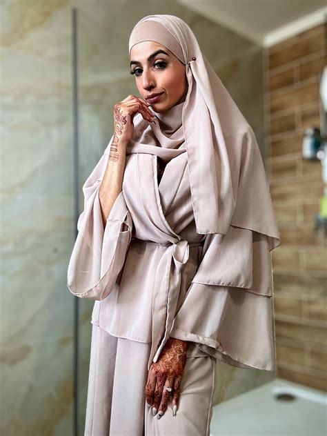 Aaliyah Yasin - OnlyFans - British OnlyFans