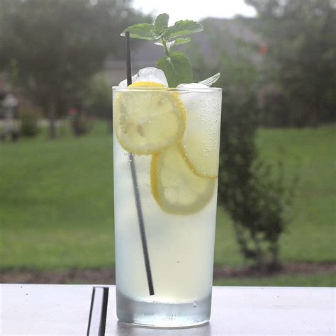 Limoncello Collins Drink Recipe - Mix That Drink