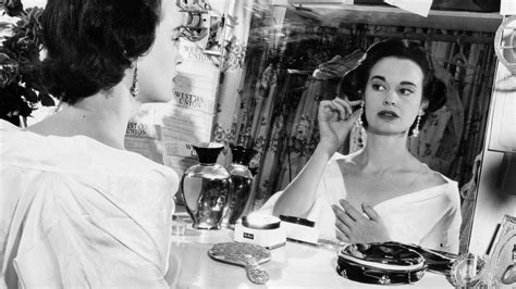 Gloria Vanderbilt—Artist, Designer, Writer, Fashion Icon—Dies at Age 95 ...