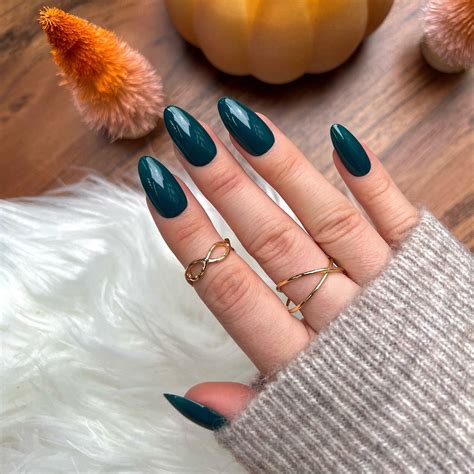 15 Fall Themed Nails - MANHATTAN SOCIETY
