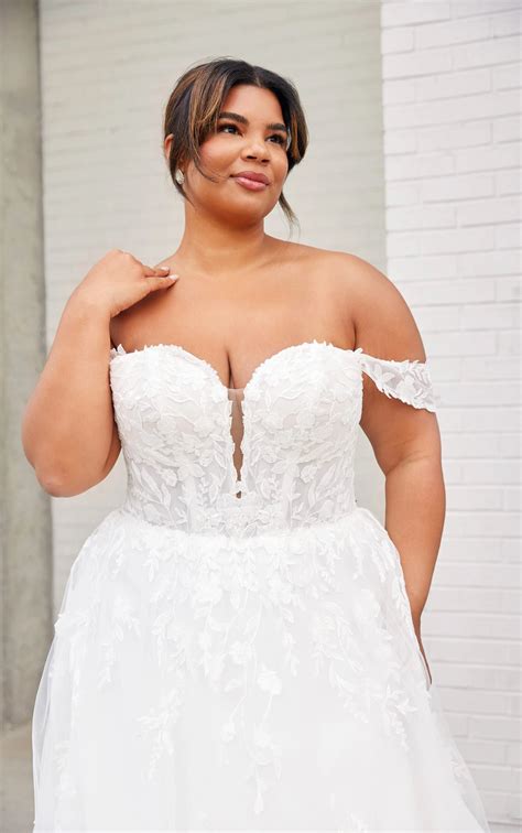 Timeless Romance Plus Size Lace Wedding Dress - Style 7849