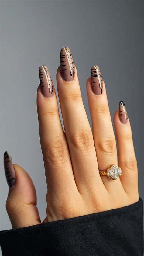 Discover the Hottest Nail Colors for 2024 and Beyond!