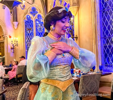EVERY Disney World Character Dining Meal Ranked from WORST to BEST for ...