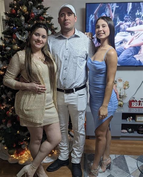 Hot Latina mom and daughter : r/hotsexymotherdaughter