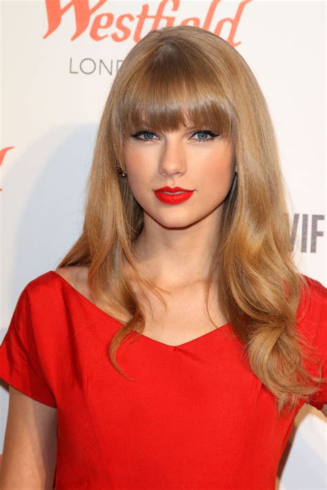 Taylor Swift Hairstyles With Bangs | dev.onallcylinders.com
