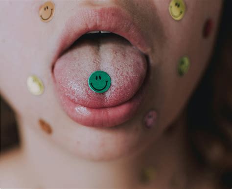 6 Tongue Signs of Vitamin Deficiency That Reveal Hidden Health Issues
