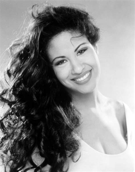 Selena Quintanilla's Body Positivity | POPSUGAR Latina
