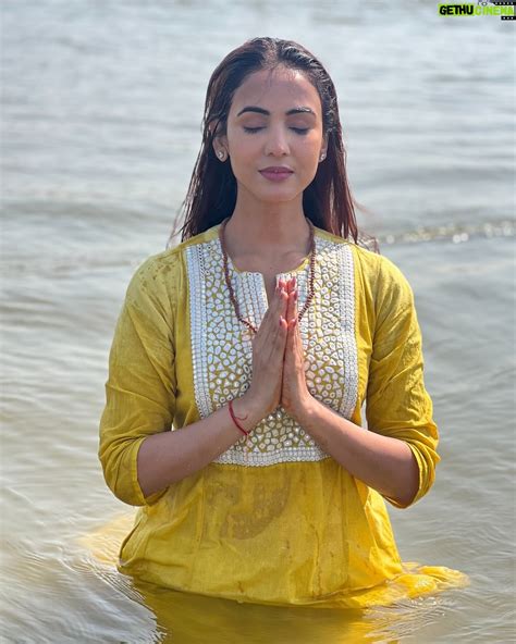 Actress Sonal Chauhan HD Photos and Wallpapers February 2025 | Gethu Cinema