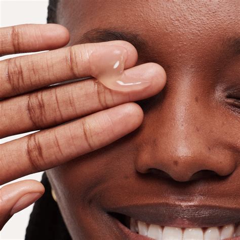 Does Sunscreen Expire? How to Know When It’s Time to Toss It