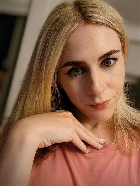 Hello... is it me you're looking for? : r/transadorable