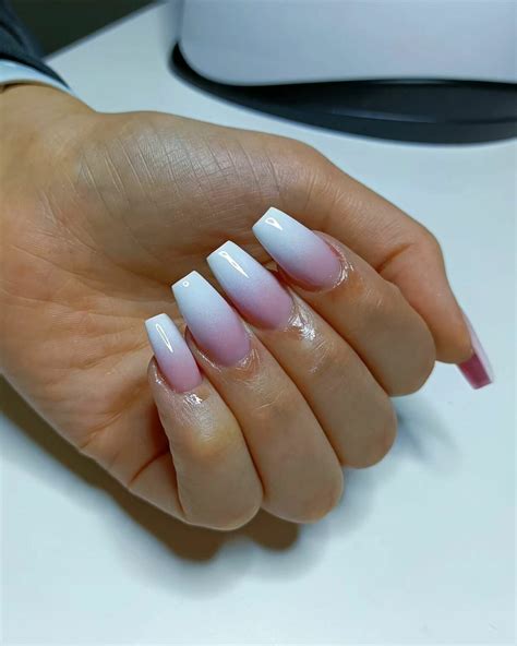 33 Cute Pink And White Ombre Nails [With Tutorial]