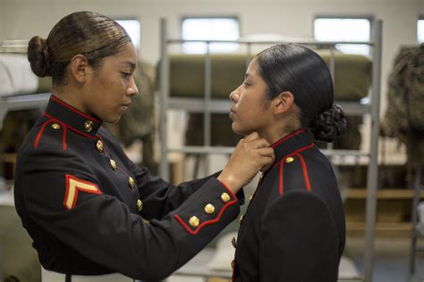November Company becomes first company to graduate in new female dress blues > Marine Corps ...
