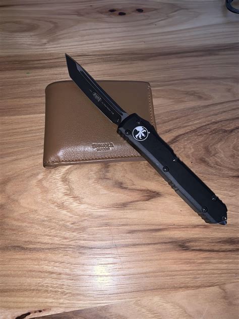 Absolutely love my first Microtech - a great early anniversary gift ...