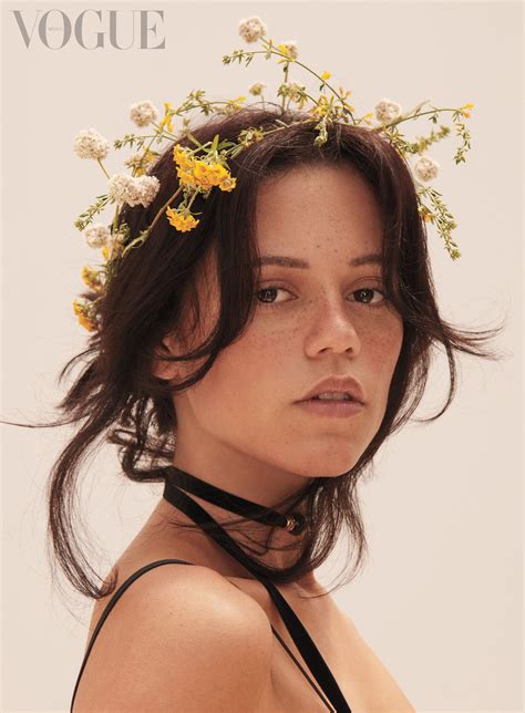 Jenna Ortega habla sobre Merlina y sus raíces en la portada de Vogue: “Sé quién soy, cuál es mi ...